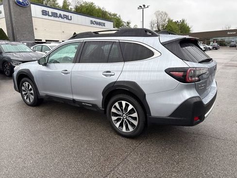 Used 2023 Subaru Outback Limited XT AWD/4WD image 3