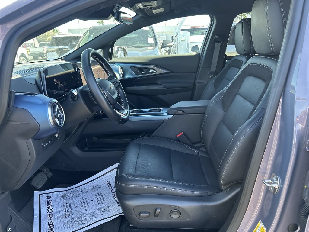 Used 2024 Chevrolet Equinox EV LT FWD image 23