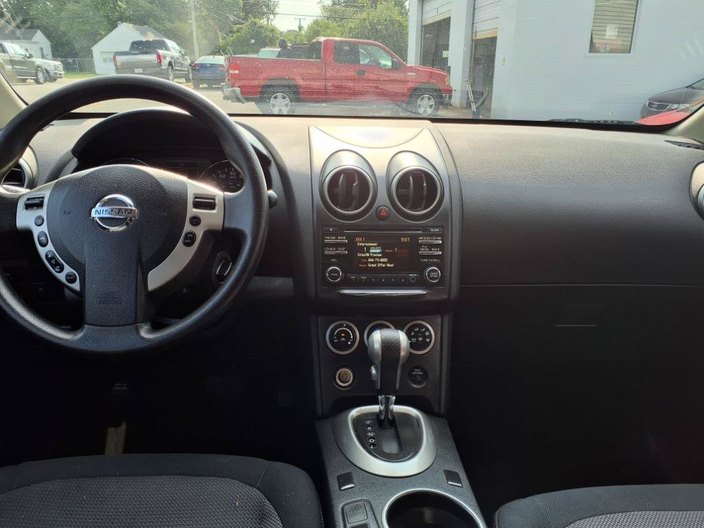 Used 2013 Nissan Rogue SV AWD/4WD image 6