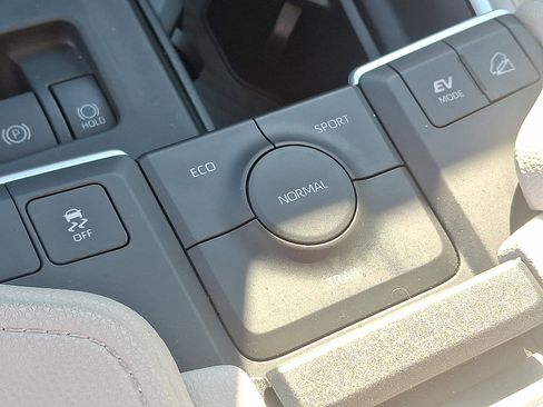 Certified 2024 Toyota Grand Highlander image 25