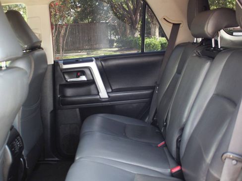 Used 2016 Toyota 4Runner SR5 AWD/4WD image 14