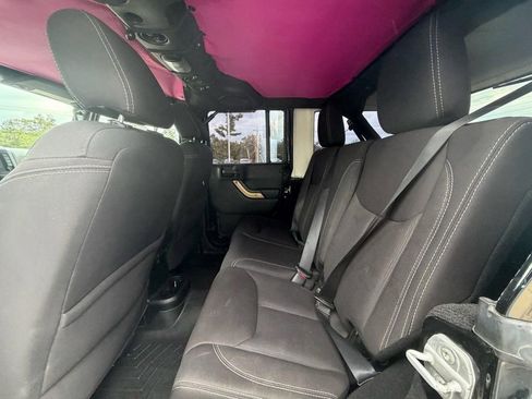 Used 2014 Jeep Wrangler Unlimited Sahara w/ Max Tow Package AWD/4WD image 12