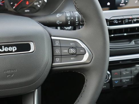 New 2025 Jeep Compass Limited w/ Sun & Sound Group image 19