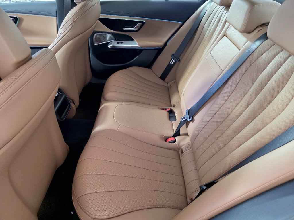 New 2027 Mercedes-Benz E 350 4MATIC Sedan image 11
