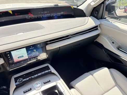 New 2026 Lincoln Navigator L Reserve AWD/4WD image 15