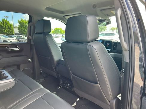 Used 2025 GMC Sierra 1500 SLT image 39