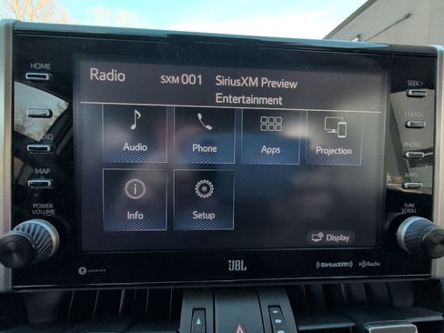 Used 2022 Toyota RAV4 XLE Premium image 20