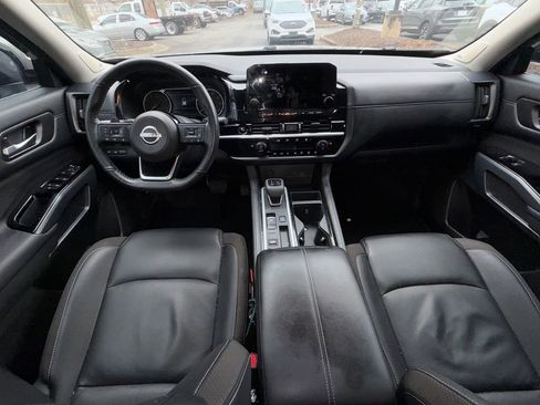 Certified 2025 Nissan Pathfinder SL w/ SL Premium Package image 11