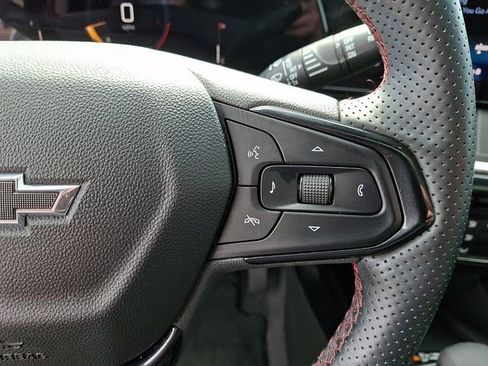Used 2025 Chevrolet Trax RS w/ Sunroof Package FWD image 21