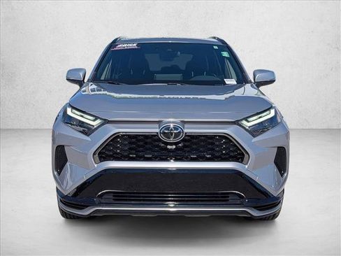 Used 2025 Toyota RAV4 SE image 2