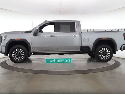 Used 2026 GMC Sierra 2500 Denali Ultimate AWD/4WD image 9