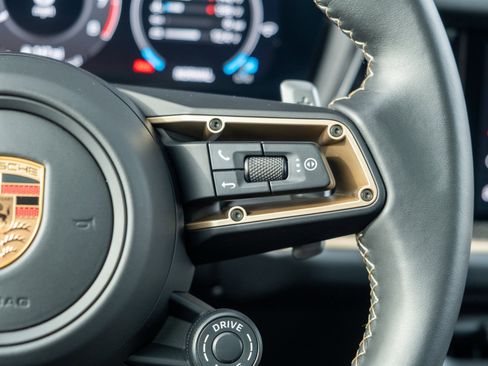 Certified 2025 Porsche Cayenne S image 31