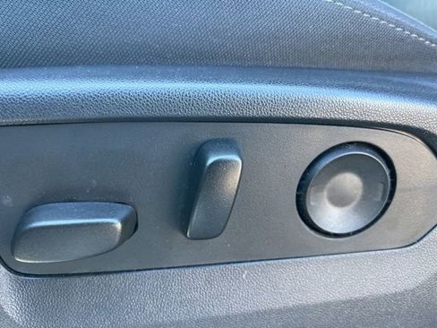 Used 2025 Chevrolet Silverado 1500 LT image 30