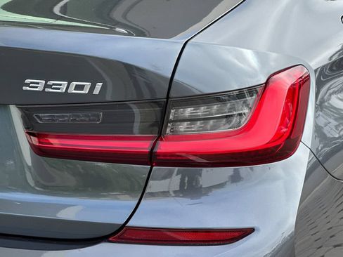 Used 2021 BMW 330i Sedan w/ M Sport Package RWD image 32