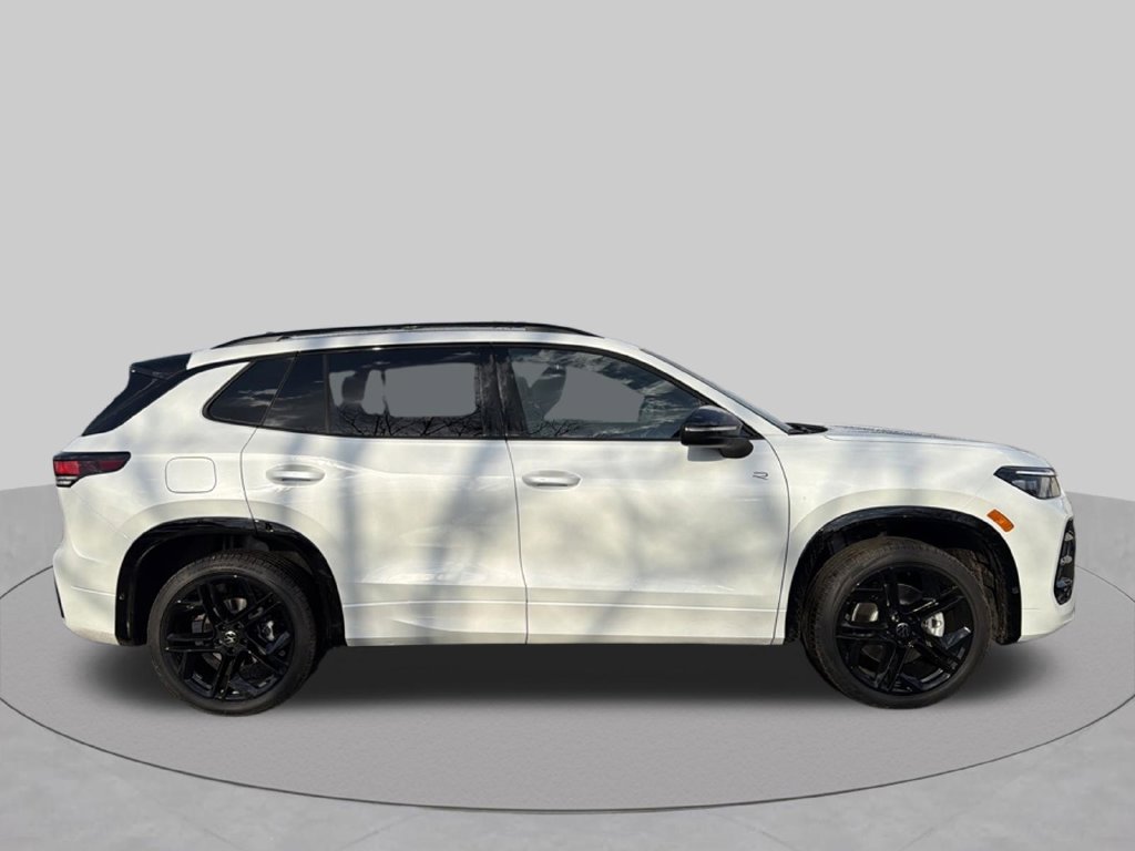 Used 2026 Volkswagen Tiguan SE R-Line AWD/4WD image 6