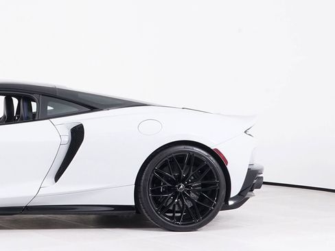 Used 2022 McLaren GT RWD image 14