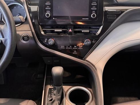 Used 2022 Toyota Camry LE w/ Convenience Package FWD image 24