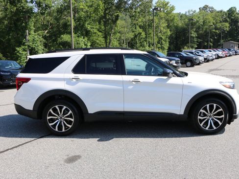 Used 2022 Ford Explorer ST-Line w/ Class IV Trailer Tow Package AWD/4WD image 9
