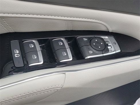 Certified 2023 Kia Sorento SX image 17