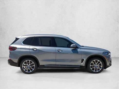 Used 2024 BMW X5 xDrive40i w/ Premium Package AWD/4WD image 4