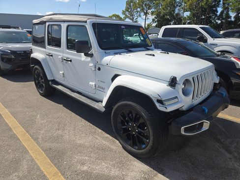 Used 2023 Jeep Wrangler Unlimited Sahara AWD/4WD image 4