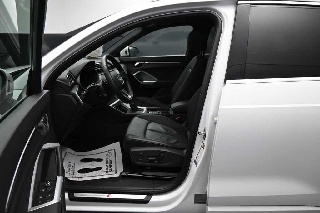 Used 2025 Audi Q3 2.0T Premium AWD/4WD image 9