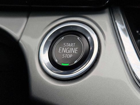 Used 2025 Chevrolet Trax LT image 19