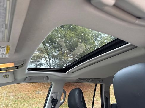 Used 2015 Lexus GX 460 w/ Premium Package image 23