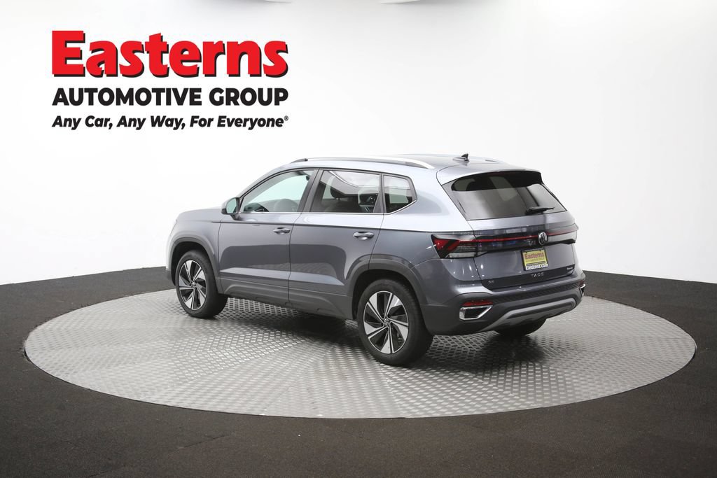Used 2025 Volkswagen Taos SE AWD/4WD image 63