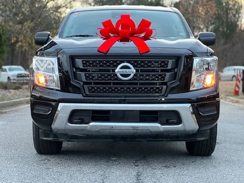 Used 2022 Nissan Titan SV image 6
