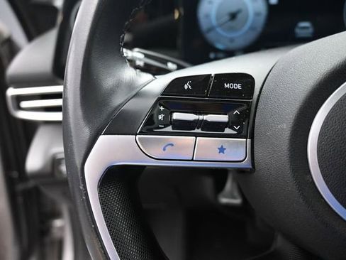 Used 2024 Hyundai Elantra Limited FWD image 19