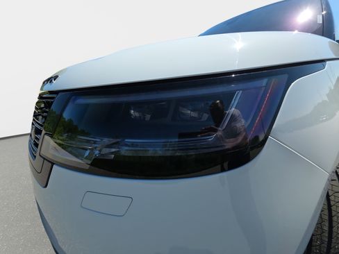 Certified 2023 Land Rover Range Rover SE AWD/4WD image 32