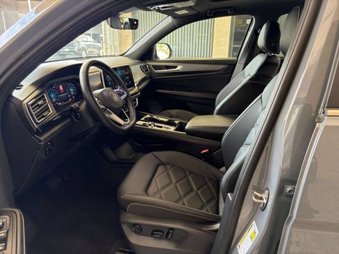 Used 2026 Volkswagen Atlas Cross Sport SE FWD image 24