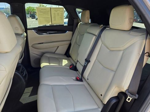 Used 2018 Cadillac XT5 FWD image 24