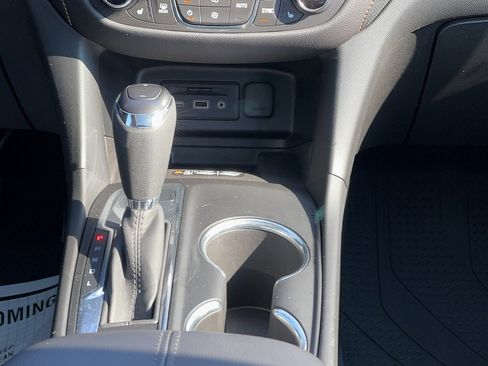 Certified 2021 Chevrolet Equinox Premier AWD/4WD image 16