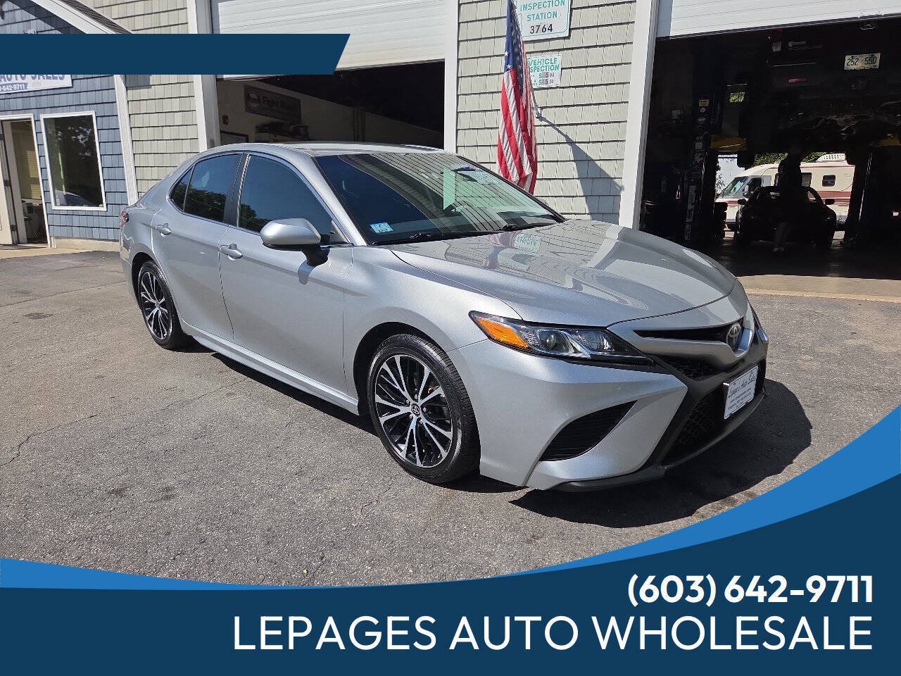 Used 2020 Toyota Camry SE FWD image 1