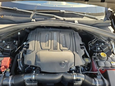 Used 2017 Jaguar F-PACE Prestige image 16