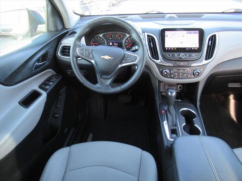 Used 2021 Chevrolet Equinox Premier image 13