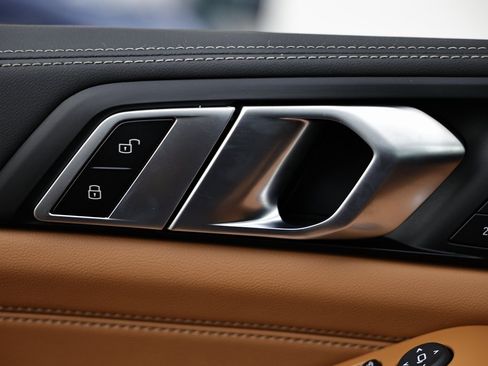 New 2026 BMW X5 xDrive40i w/ M Sport Package image 15