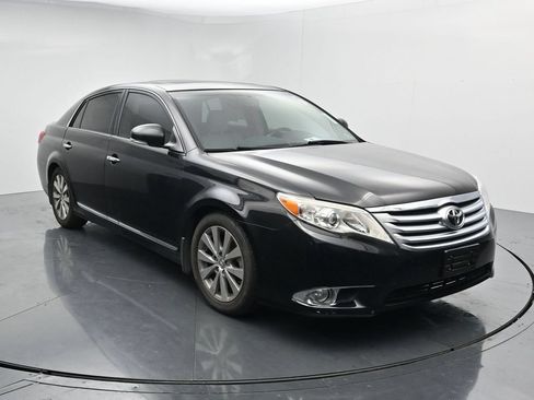 Used 2011 Toyota Avalon Limited FWD image 2