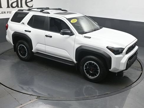 Used 2025 Toyota 4Runner TRD Off-Road Premium AWD/4WD image 39
