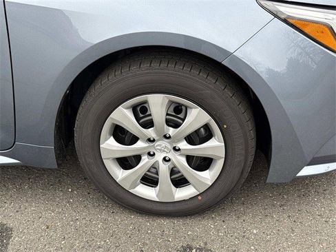 Used 2026 Toyota Corolla LE image 7