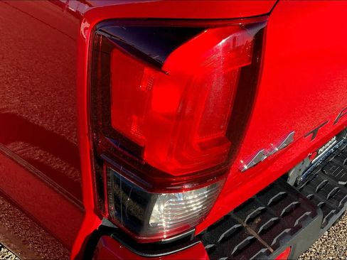 Used 2018 Toyota Tacoma SR w/ SR Convenience Package AWD/4WD image 29
