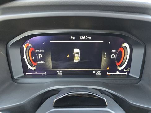 Used 2025 Nissan Rogue SL w/ Tech Package image 23