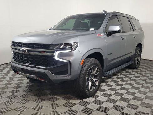 Used 2022 Chevrolet Tahoe Z71 w/ Luxury Package AWD/4WD image 3