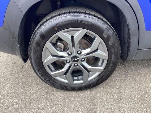 Certified 2024 Kia Seltos LX AWD/4WD image 9