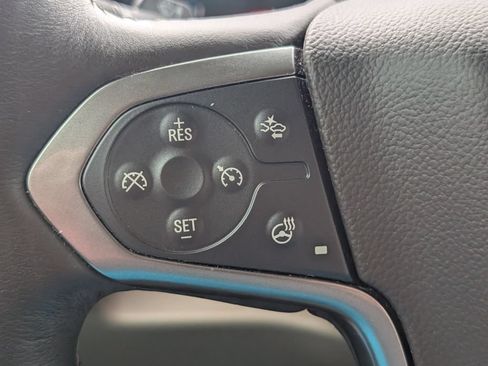 Used 2015 Chevrolet Suburban LTZ RWD image 14