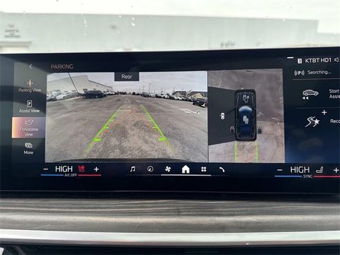 Used 2024 BMW X7 xDrive40i w/ M Sport Package image 22