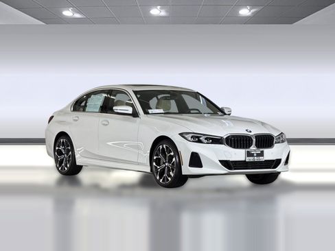 Used 2026 BMW 330i Sedan w/ Convenience Package RWD image 7