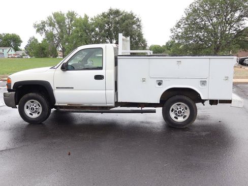 Used 2006 GMC Sierra 2500 W/T RWD image 9